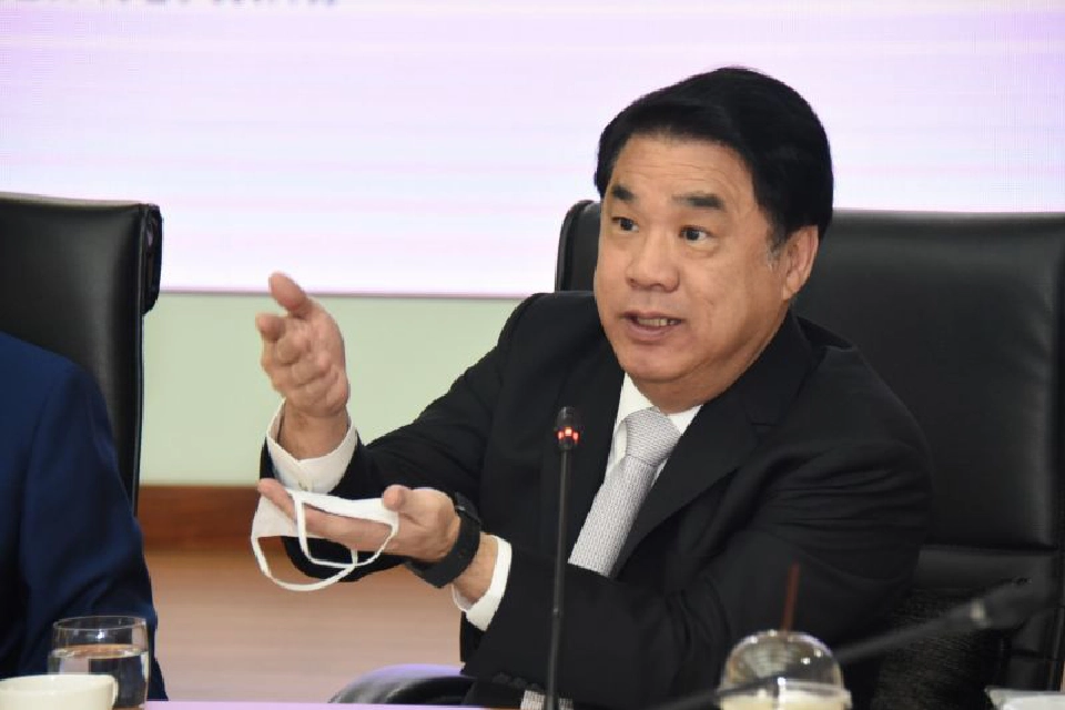 สุริยะ  จึงรุ่งเรืองกิจ