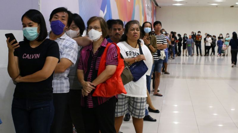 แห่ต่อคิวซื้อหน้ากากอนามัย(ภาพชุด+คลิป)