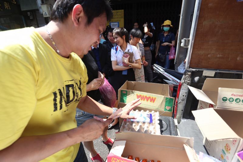 แห่ต่อคิวซื้อหน้ากากอนามัย(ภาพชุด+คลิป)