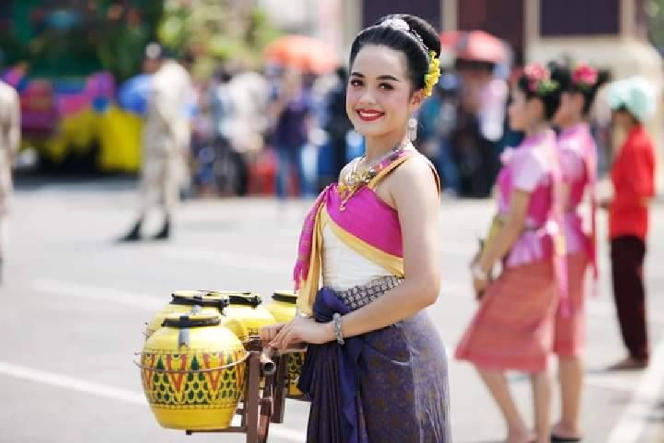 สวยงาม-อลังการ "บุญผะเหวด" (ภาพชุด)