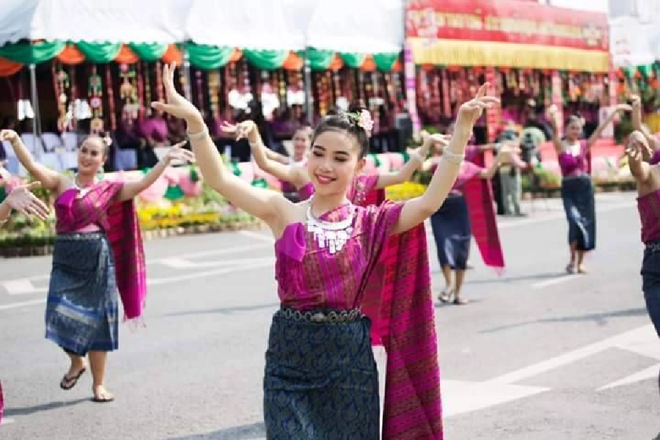 สวยงาม-อลังการ "บุญผะเหวด" (ภาพชุด)