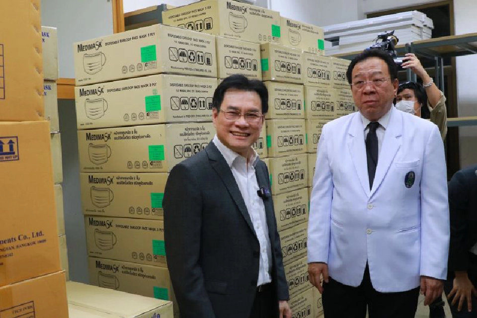 จุรินทร์ นำตรวจรับของ รพ.ศิริราช-รพ. เกษมราษฎร์ ติดตามผลการกระจายหน้ากากไปยังโรงพยาบาลรัฐ-เอกชนทุกสังกัด