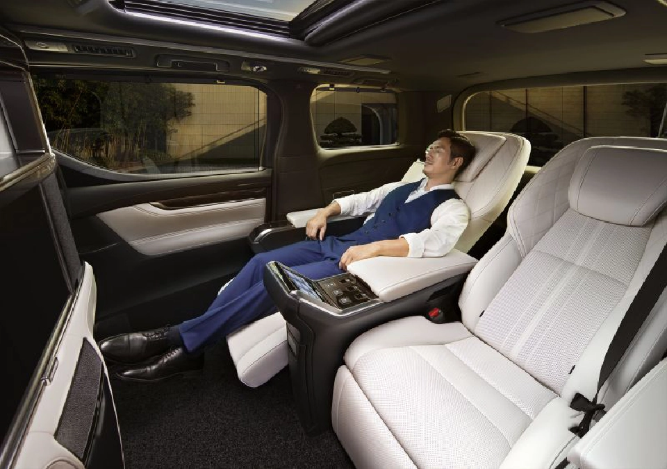 หรูกว่าอัลฟาร์ด “เลกซัส LM” ค่าตัว 5.5 ล้าน