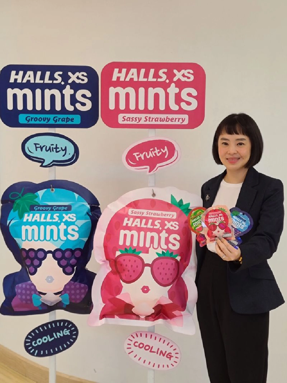 ฮอลล์ ชู “พรีเซ็นเตอร์ มาร์เก็ตติ้ง” เจาะเจนซี