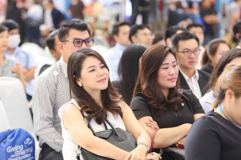 “เสริมดวงให้พุ่ง ธุรกิจรุ่งตามราศี” กับหมอช้าง ทศพร ศรีตุลา