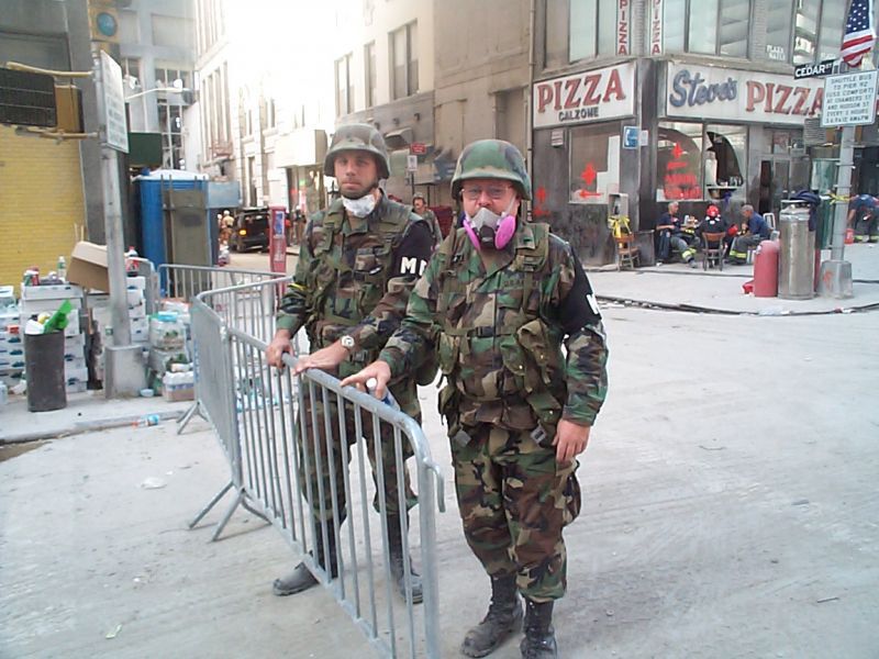 ทหารในหน่วย National Guard เข้าช่วยควบคุมพื้นที่และเฝ้าระวังการแพร่ระบาดในเขตชานเมืองนิวยอร์ค ซิตี้