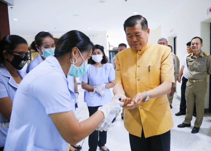 ศาลากลางจังหวัดสงขลา นายนิพนธ์ บุญญามณี รัฐมนตรีช่วยว่าการกระทรวงมหาดไทย(มท.2) มอบนโยบายตามมาตรการและการเฝ้าระวังการระบาดของโรคไวรัสโคโรนา 2019 (COVID-19)