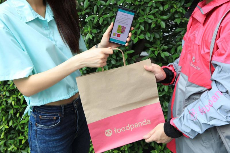 AIS  ผนึกฟู้ดดีลิเวอรี อัดโปรสวน โคโรนา