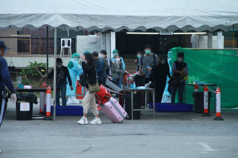 ศูนย์สัตหีบ ปล่อย 240 ผีน้อย กลับภูมิลำเนา