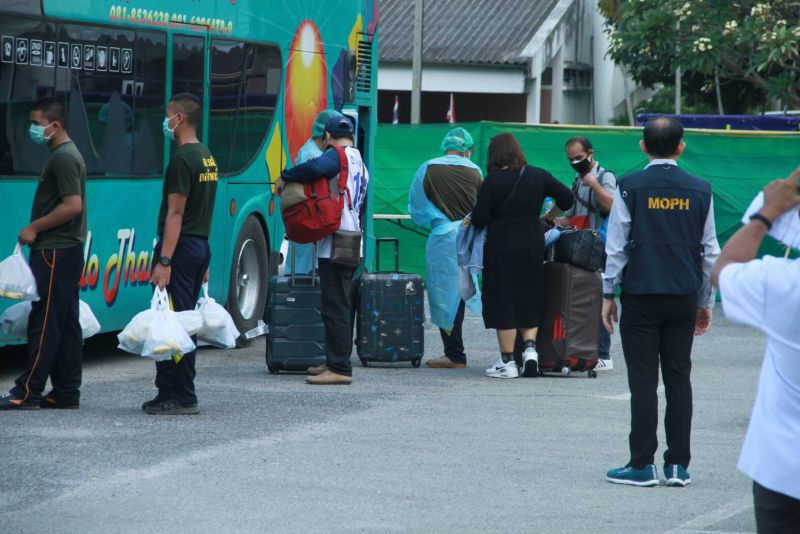 ศูนย์สัตหีบ ปล่อย 240 ผีน้อย กลับภูมิลำเนา