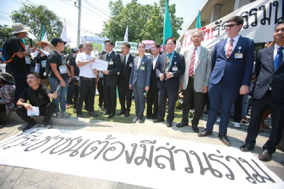  ทีมแก้รธน.รับข้อเสนอครช.ชงเข้าสภาสมัยหน้า