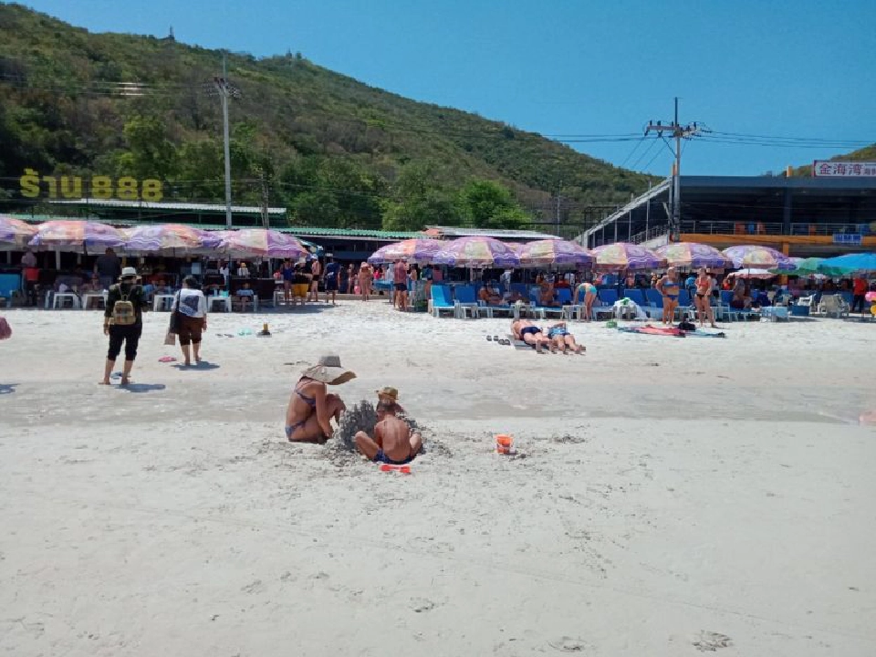 ‘เกาะล้าน’ เที่ยวปลอดภัย น้ำใส ทะเลสวย