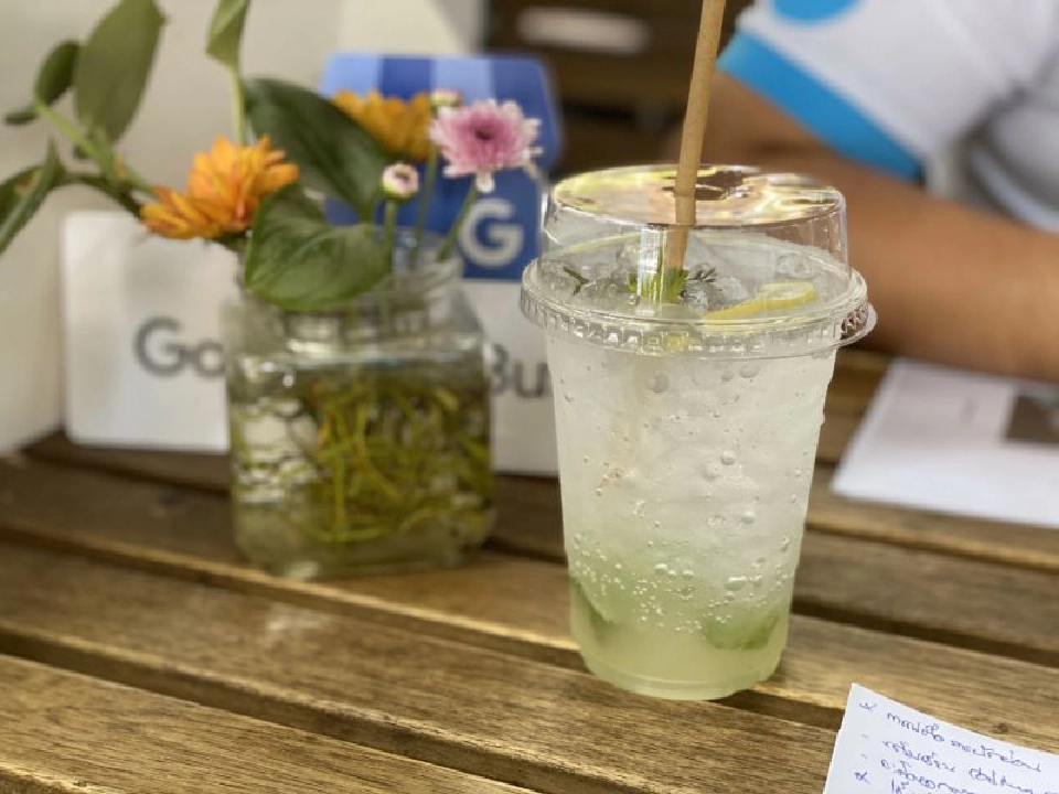 ร้านกาแฟในสวน Hidden Tree  Garden