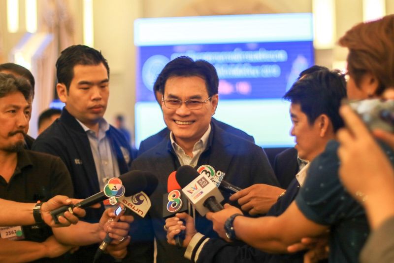   นายจุรินทร์ ลักษณวิศิษฏ์