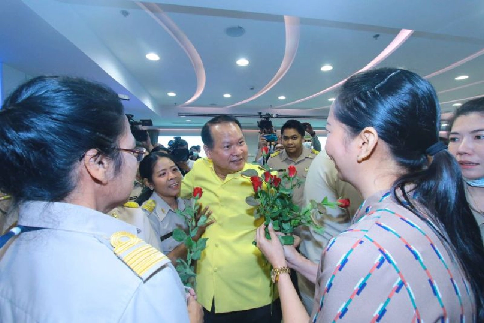 วิชัย"ลาออก"เซ่นหน้ากากฯ อำลา 36 ปีชีวิตราชการ