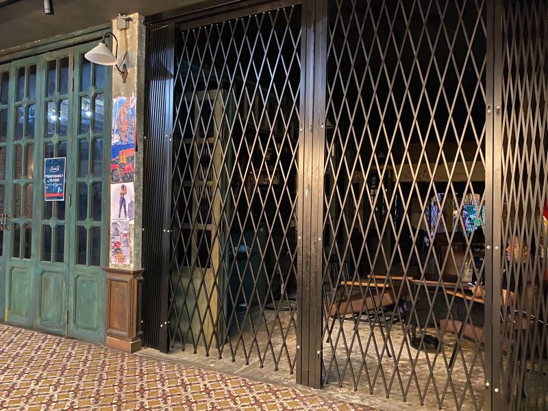 บรรยากาศยามค่ำคืน"ถนนข้าวสาร-เยาวราช"หลังโควิด-19ถาโถม