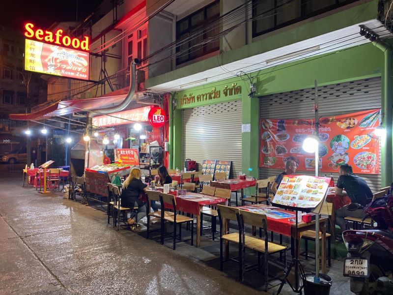 บรรยากาศยามค่ำคืน"ถนนข้าวสาร-เยาวราช"หลังโควิด-19ถาโถม