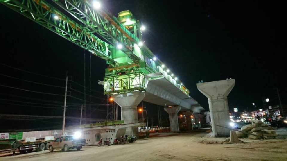   สะพานข้ามแยกนิคมอุตฯ บ่อวิน คืบหน้า 68 % คาดแล้วเสร็จ ก.ย.63นี้