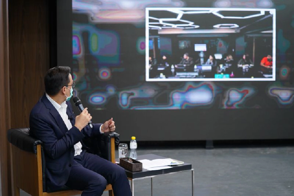 “พุทธิพงษ์”จ่อถกค่ายมือถือ-เน็ตบ้านคิดรายเดือนไม่เกิน100