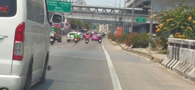 “นนทบุรี” ห้างเงียบ-ตลาดสดคึกคัก คนแห่ตุนเสบียง