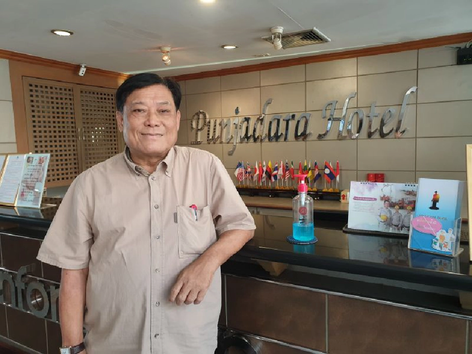 สมชัย  ฉัตรพัฒนศิริ