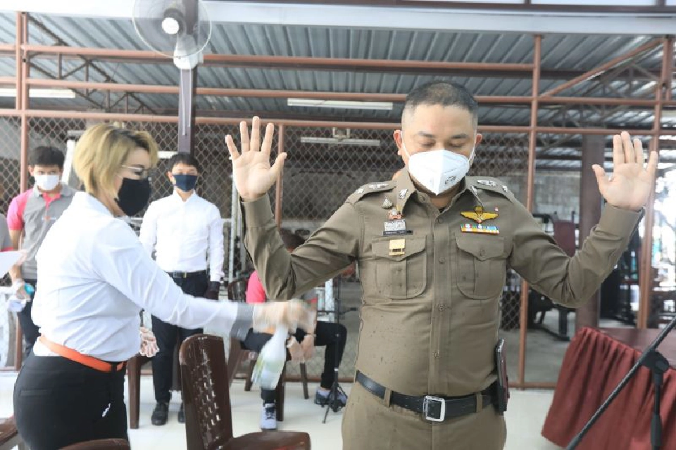 บิ๊กคลีนนิ่ง สน.ทองหล่อ สกัดโควิด -19 