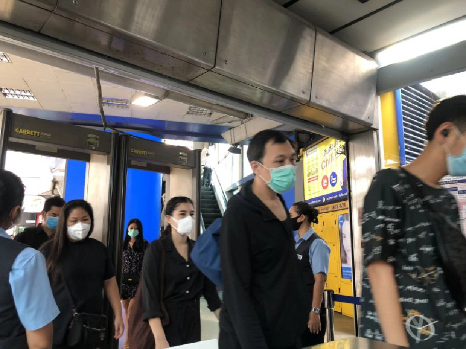 บรรยากาศ “MRT” คนสวมหน้ากากเคร่งครัด