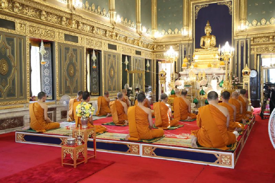 สมเด็จพระสังฆราชฯนำสวดมนต์ให้กำลังใจเจ้าหน้าที่-ปัดเป่าโรคระบาด