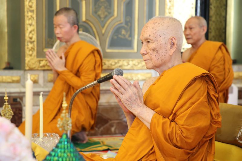 บรรยากาศ"สวดมนต์"เพิ่มพลังใจ ปัดเป่าโควิด-19