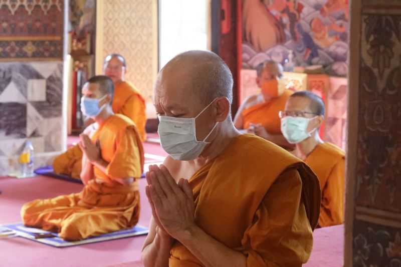 บรรยากาศ"สวดมนต์"เพิ่มพลังใจ ปัดเป่าโควิด-19