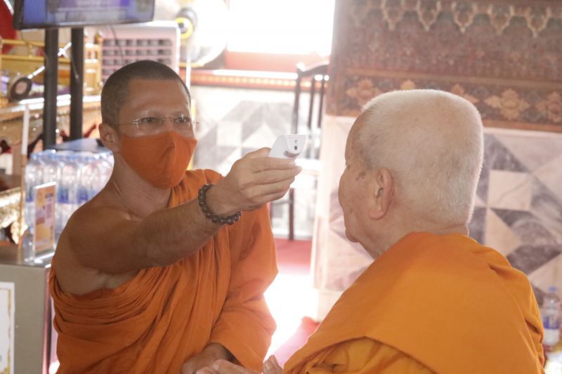 บรรยากาศ"สวดมนต์"เพิ่มพลังใจ ปัดเป่าโควิด-19