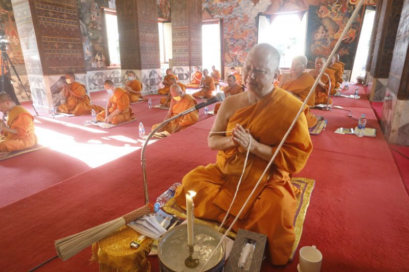 บรรยากาศ"สวดมนต์"เพิ่มพลังใจ ปัดเป่าโควิด-19