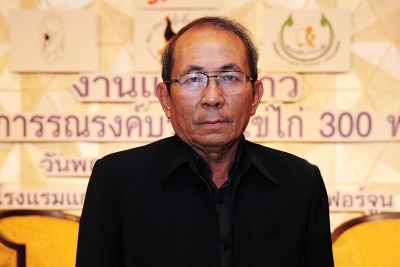  ยืดอายุการเลี้ยงแม่ไก่ยืนกรง เพิ่มปริมาณไข่