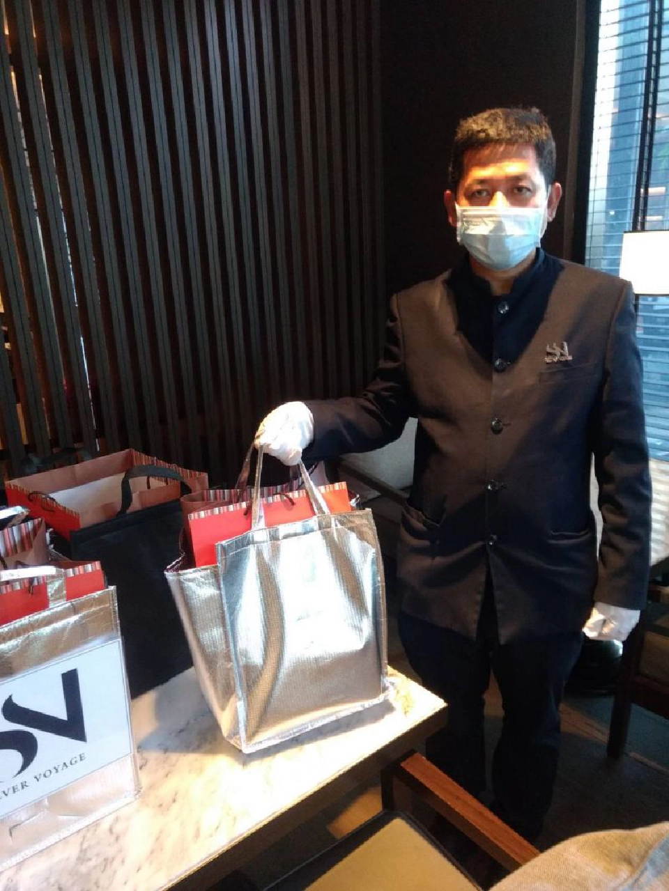 Silver Voyage Clubปรับกลยุทธ์สู้โควิดส่งอาหารพรีเมียมด้วยรถลิมูซีนปลอดเชื้อ