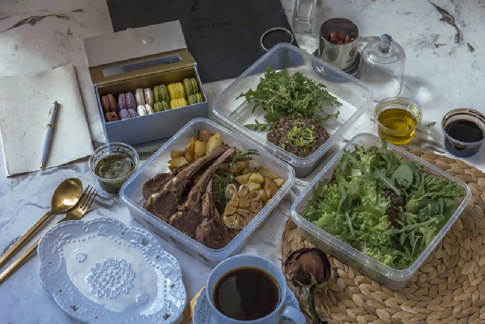 Silver Voyage Clubปรับกลยุทธ์สู้โควิดส่งอาหารพรีเมียมด้วยรถลิมูซีนปลอดเชื้อ