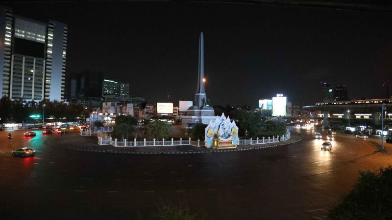 บรรยากาศกทม.สุดเงียบเหงาก่อนเคอร์ฟิว