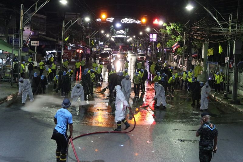 “แม่ทัพ4-ผู้ว่าฯปัตตานี”ล้างถนนฆ่าโควิด-19