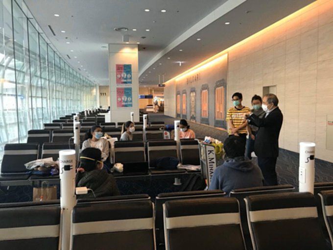 สถานทูตไทยดูแล คนไทยตกค้างที่สนามบินฮาเนดะ สถานทูตไทยดูแล คนไทยตกค้างที่สนามบินฮาเนดะ