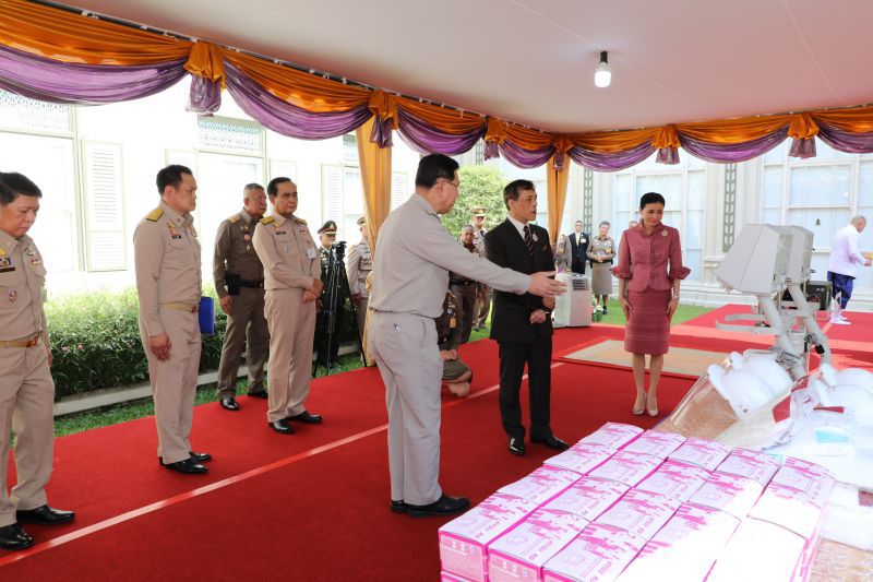 ในหลวง พระราชทานแนวทางแก้ไขโควิด-19 