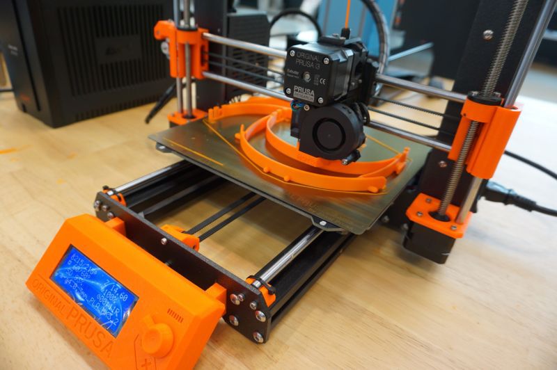 เชียงใหม่ผลิตได้”เฟซชีลด์”จากเครื่องพิมพ์3Dให้หมอ