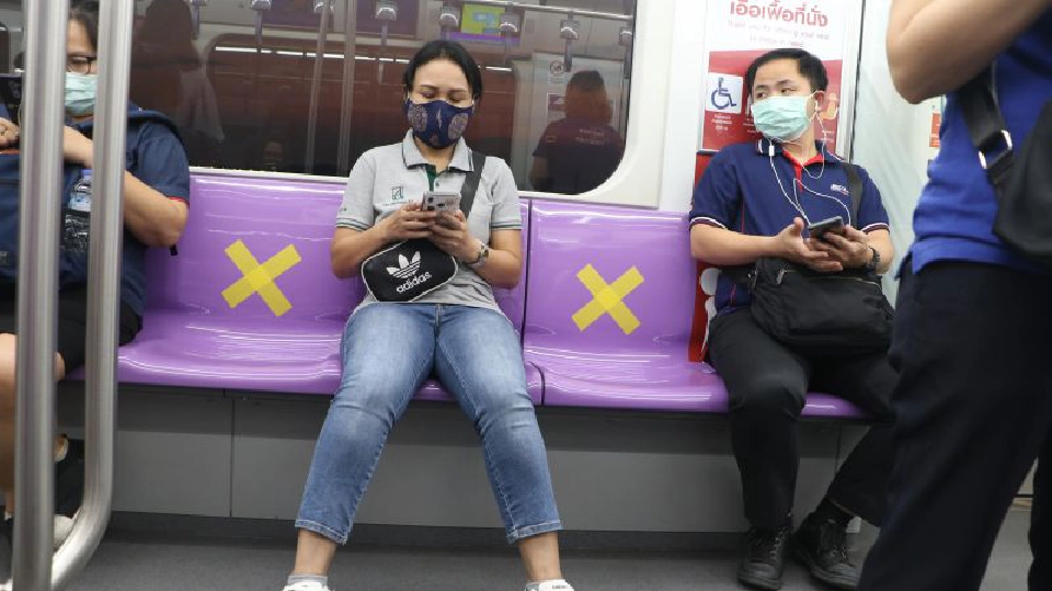 โดยสารสาธารณะพร้อมใจจัดระเบียบป้องกันโควิด-19