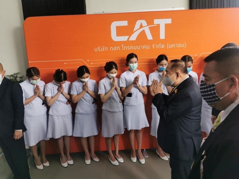 “พล.อ.ประวิตร” เยี่ยมให้กำลังใจ บุคลากรทางการแพทย์