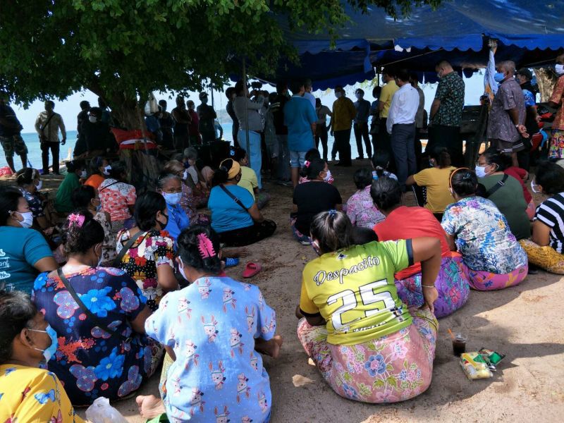 ทัพฟ้าช่วยไทย ต้านภัยโควิด-19 ขนข้าวชาวนา เปลี่ยนปลาชาวเล