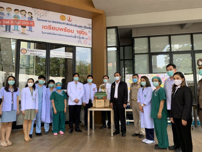 นายกฯลงตรวจเยี่ยม ร.พ.สนามธรรมศาสตร์