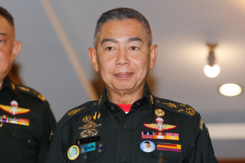  พล.อ.อภิรัชต์ คงสมพงษ์