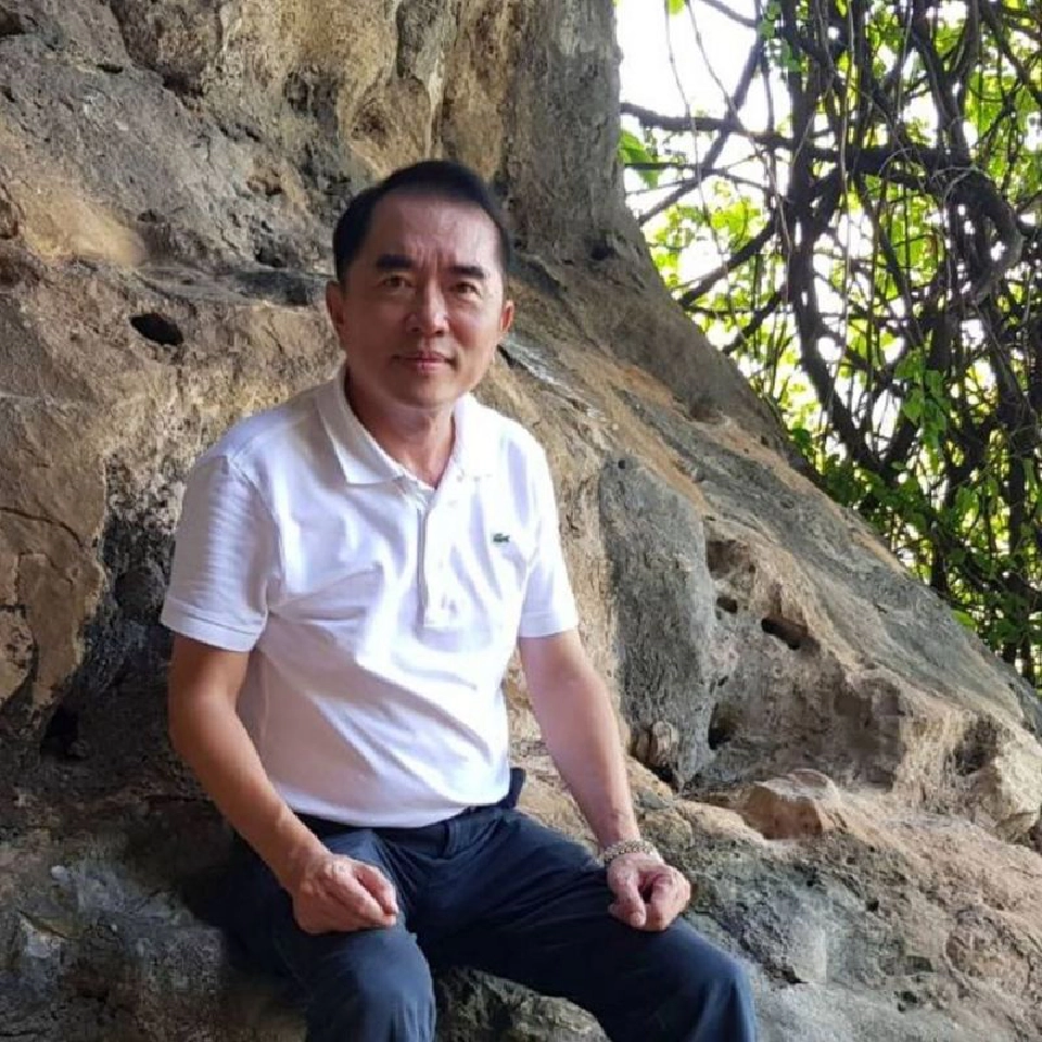 นพ.วรงค์ เดชกิจวิกรม 