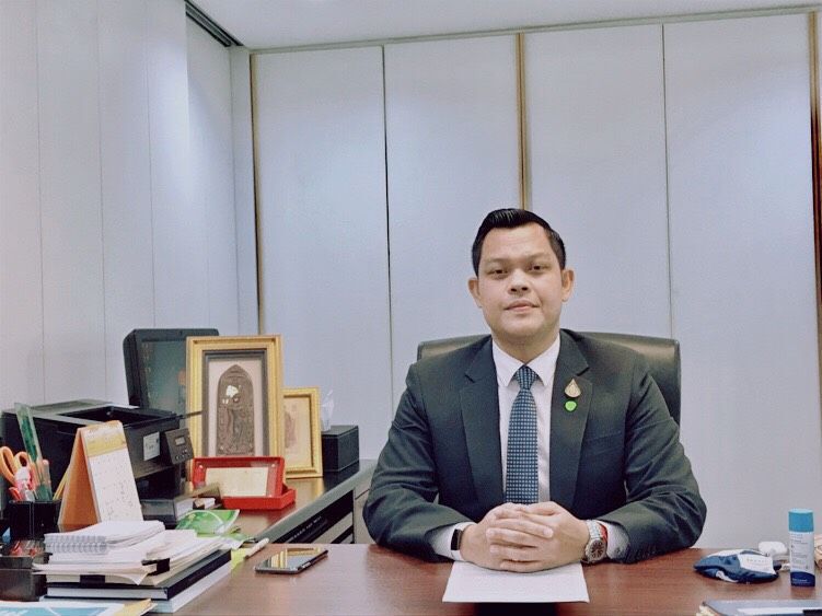  นายธนกร วังบุญคงชนะ 