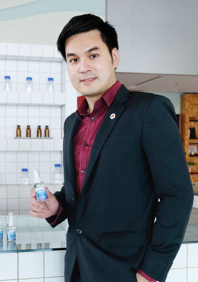 ธนากร ตั้งเมธากุล กรรมการผู้จัดการ บริษัท ยูนิซิล กรุ๊ป จำกัด