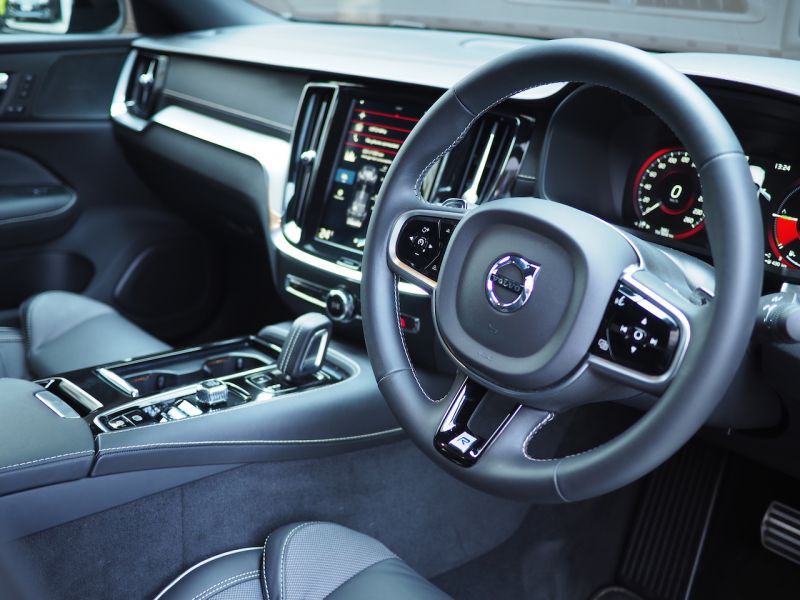 Volvo S60 พลังดี ราคาโดน