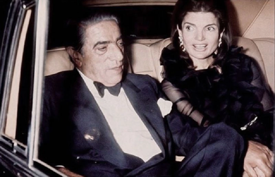 รหัสรัก โอนาส์ซิส